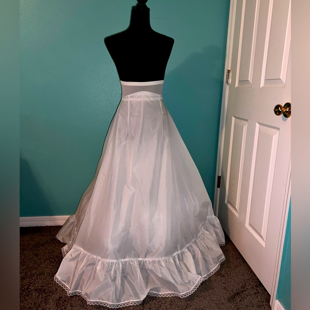David’s Bridal Ballgown Crinoline Slip